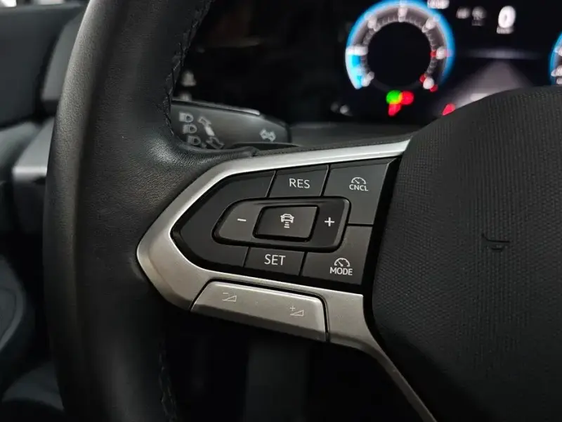 2025 Volkswagen Golf с пробегом 25 603 км
