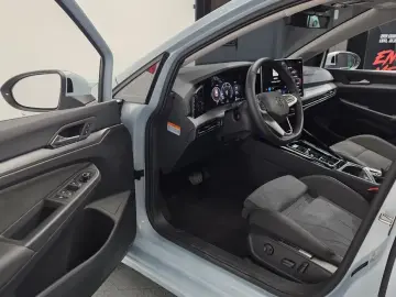 2025 Volkswagen Golf с пробегом 8 555 км