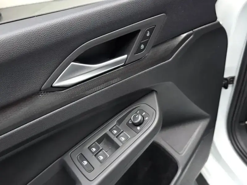 2023 Volkswagen Golf с пробегом 24 403 км