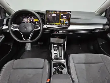 2026 Volkswagen Golf с пробегом 4 394 км