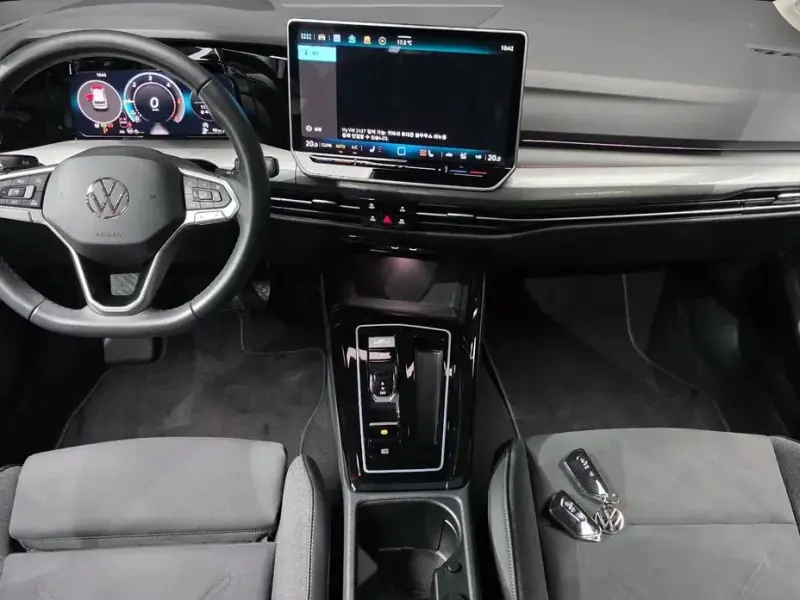 2025 Volkswagen Golf с пробегом 11 709 км