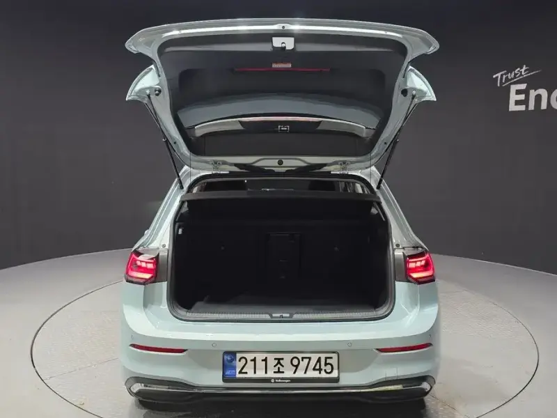 2025 Volkswagen Golf с пробегом 11 709 км