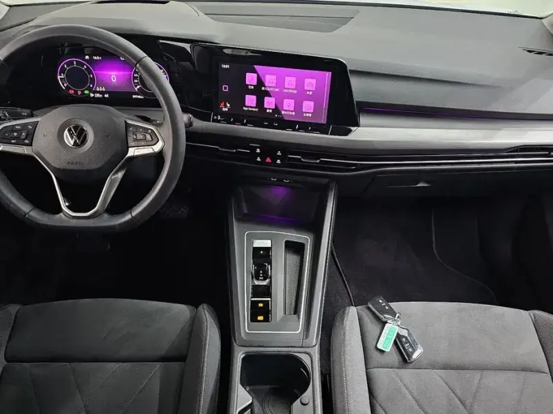 2022 Volkswagen Golf с пробегом 59 748 км