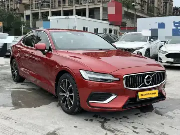 2021 Volvo S60 с пробегом 83 700 км