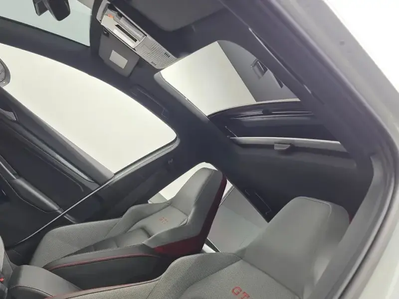 2024 Volkswagen Golf с пробегом 20 371 км