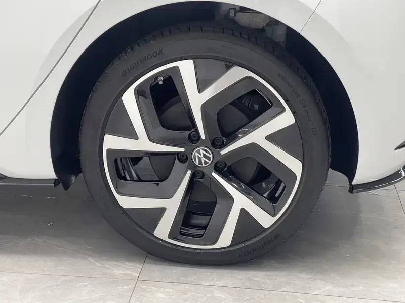 2026 Volkswagen ID.3 с пробегом 16 500 км