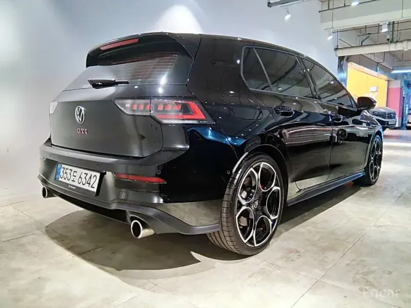 2025 Volkswagen Golf с пробегом 13 819 км