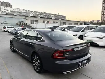 2021 Volvo S90 с пробегом 78 000 км