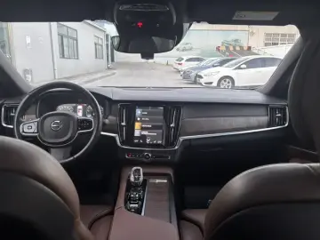 2021 Volvo S90 с пробегом 78 000 км