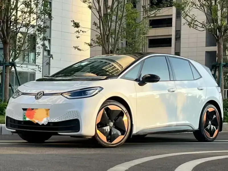 2025 Volkswagen ID.3 с пробегом 40 000 км
