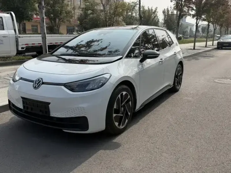 2024 Volkswagen ID.3 с пробегом 29 600 км