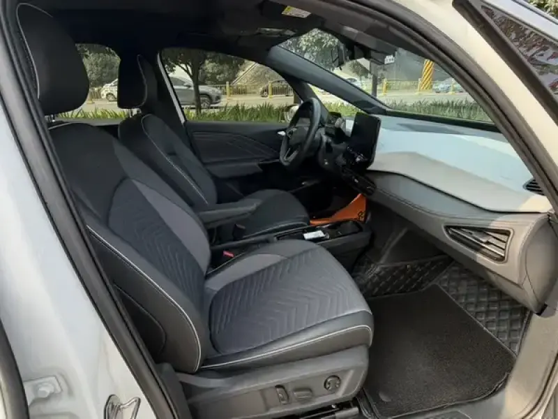2024 Volkswagen ID.3 с пробегом 29 600 км