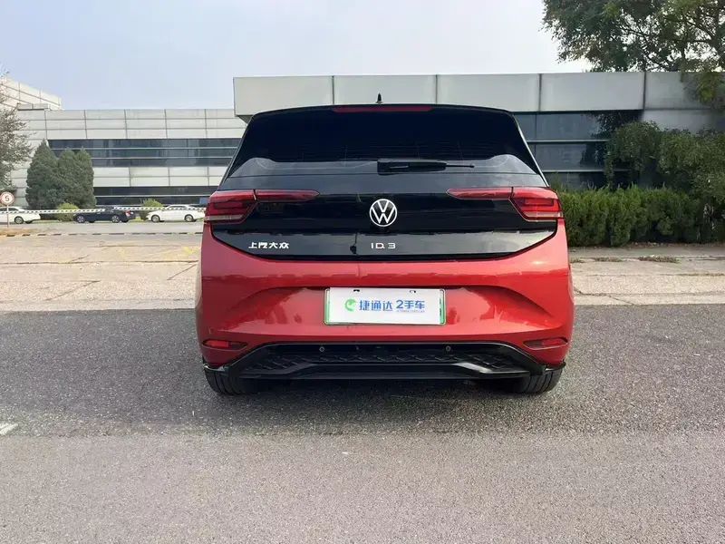 2026 Volkswagen ID.3 с пробегом 28 000 км
