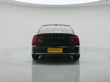 2024 Volvo S90 с пробегом 53 300 км