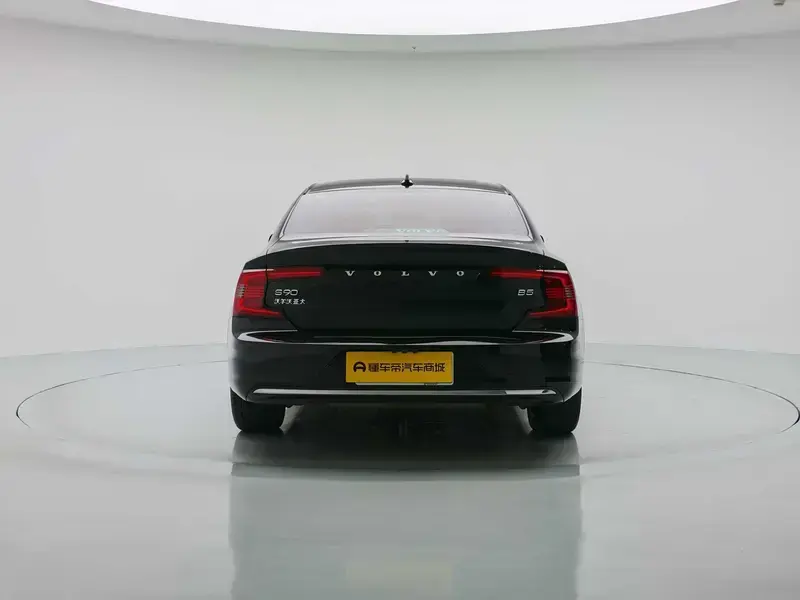 2024 Volvo S90 с пробегом 53 300 км