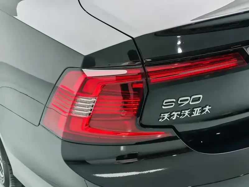 2024 Volvo S90 с пробегом 53 300 км