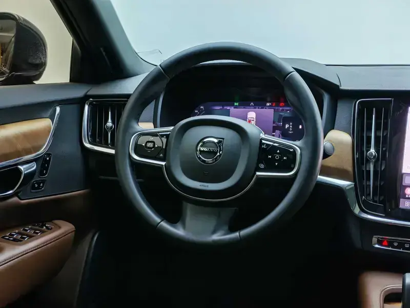 2024 Volvo S90 с пробегом 53 300 км