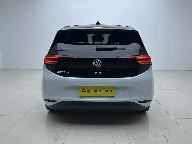 2023 Volkswagen ID.3 с пробегом 35 200 км