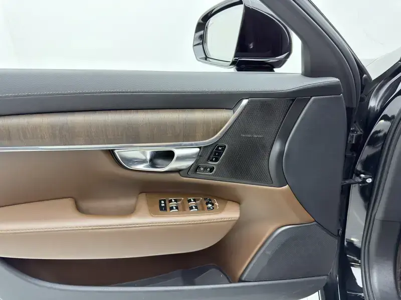 2025 Volvo S90 с пробегом 49 100 км
