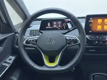 2023 Volkswagen ID.3 с пробегом 35 200 км
