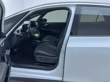 2023 Volkswagen ID.3 с пробегом 35 200 км