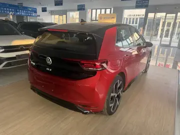 2026 Volkswagen ID.3 с пробегом 12 000 км