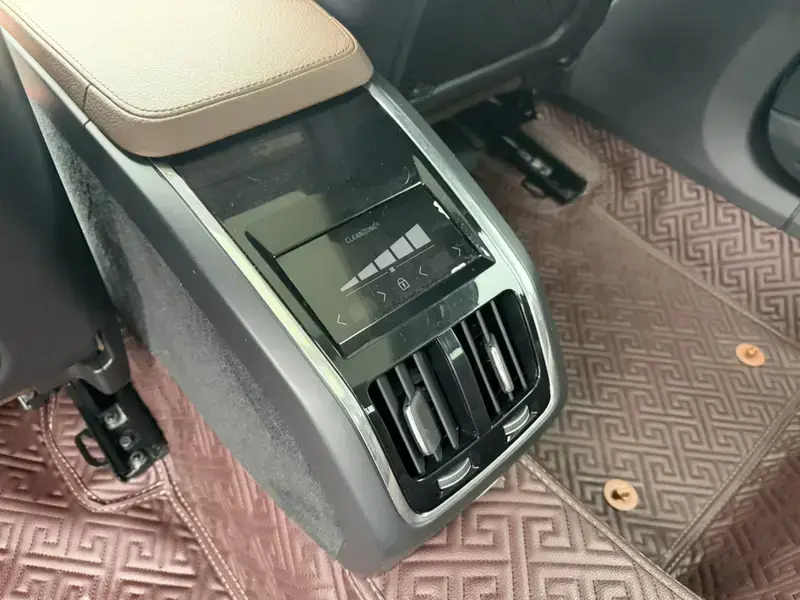 2019 Volvo S90 с пробегом 64 000 км