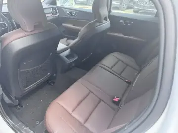 2025 Volvo V60 с пробегом 8 000 км