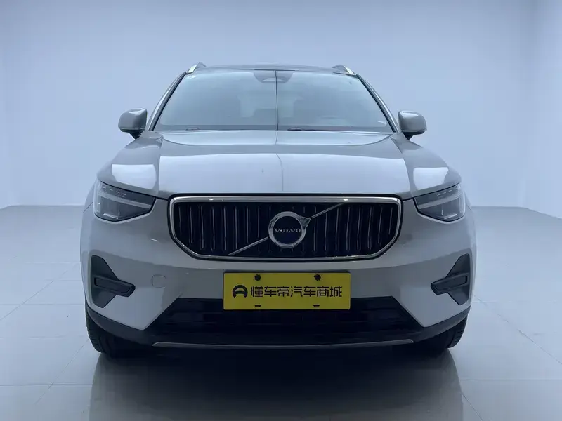 2024 Volvo XC40 с пробегом 52 200 км