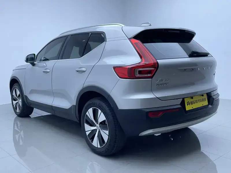 2024 Volvo XC40 с пробегом 52 200 км