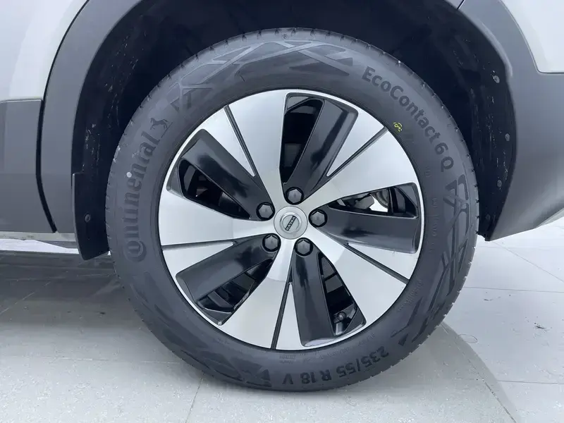 2024 Volvo XC40 с пробегом 52 200 км