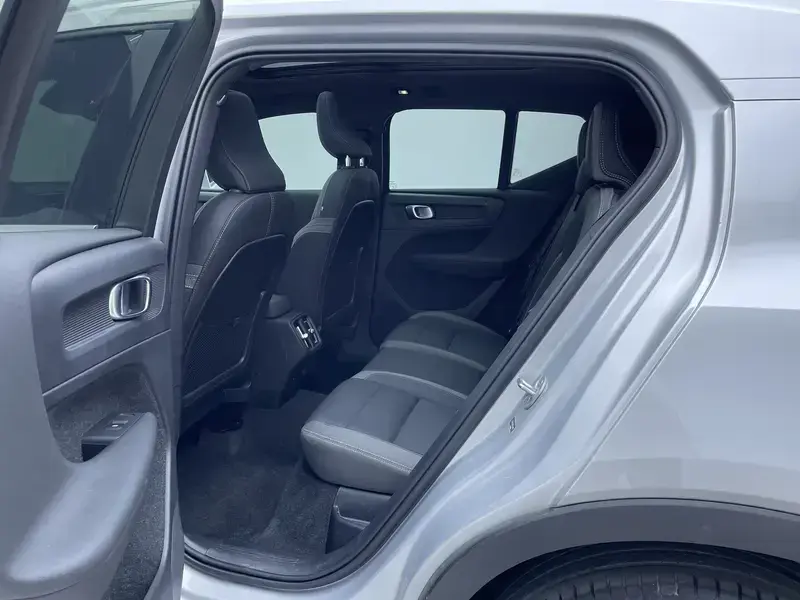 2024 Volvo XC40 с пробегом 52 200 км