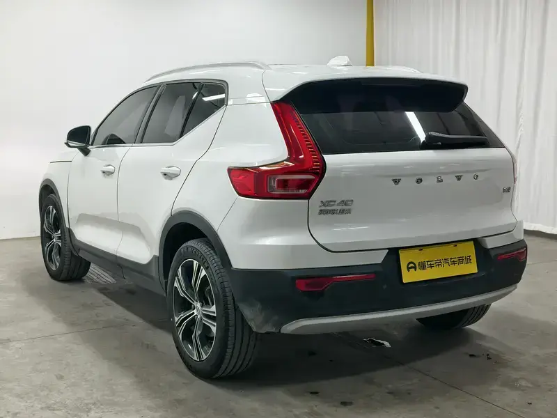2021 Volvo XC40 с пробегом 91 200 км