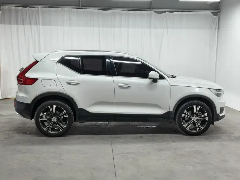 2021 Volvo XC40 с пробегом 91 200 км