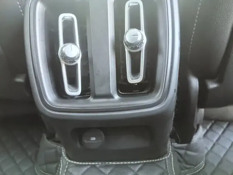 2021 Volvo XC40 с пробегом 34 000 км