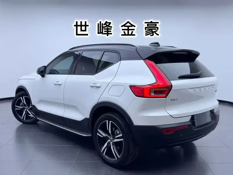 2021 Volvo XC40 с пробегом 88 000 км