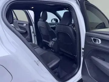 2021 Volvo XC40 с пробегом 88 000 км