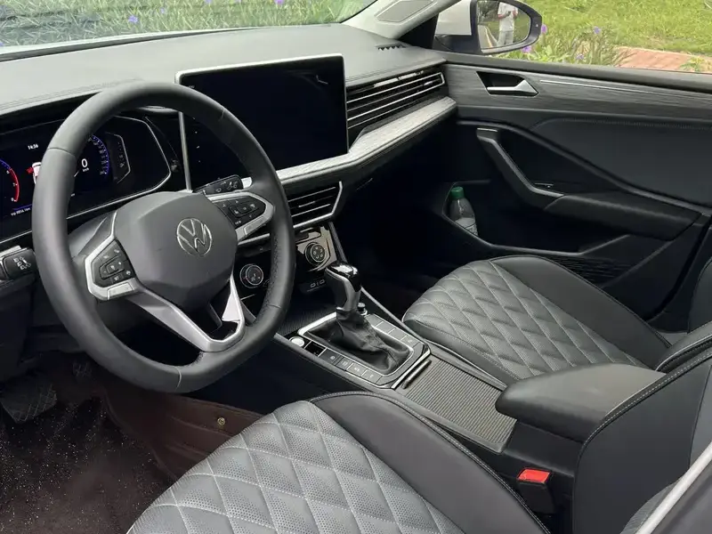 2025 Volkswagen Sagitar с пробегом 18 000 км