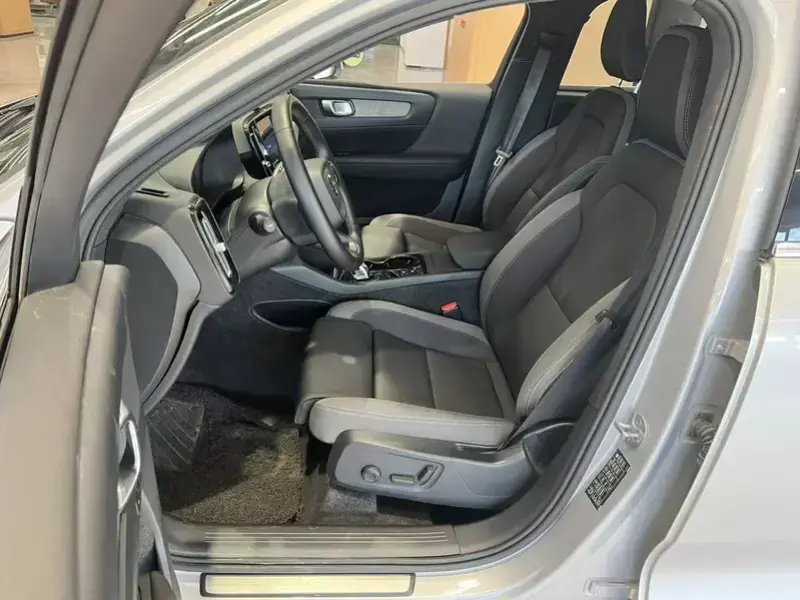 2024 Volvo XC40 с пробегом 87 200 км