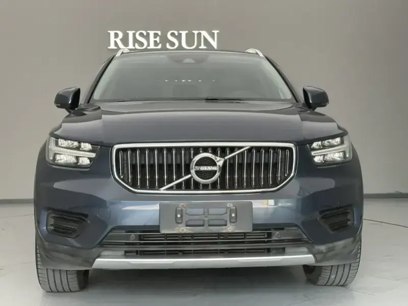 2021 Volvo XC40 с пробегом 95 900 км