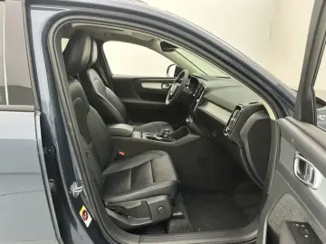 2021 Volvo XC40 с пробегом 95 900 км