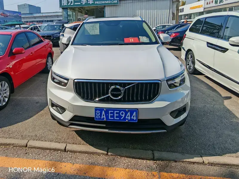 2020 Volvo XC40 с пробегом 48 000 км