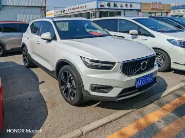 2020 Volvo XC40 с пробегом 48 000 км