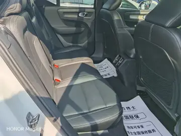 2020 Volvo XC40 с пробегом 48 000 км
