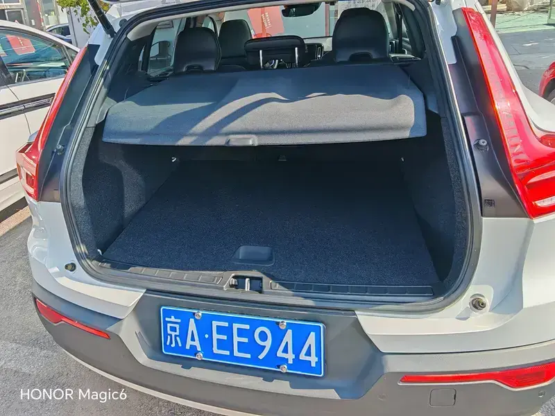 2020 Volvo XC40 с пробегом 48 000 км