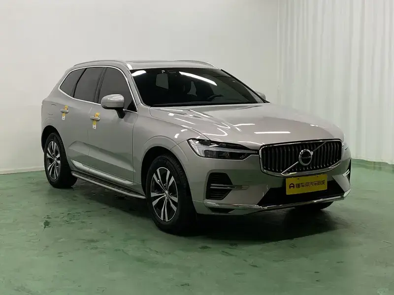 2022 Volvo XC60 с пробегом 136 400 км