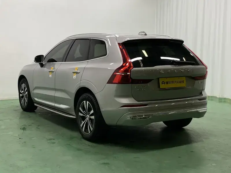 2022 Volvo XC60 с пробегом 136 400 км