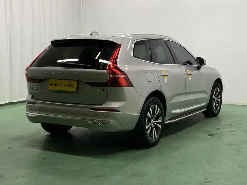 2022 Volvo XC60 с пробегом 136 400 км
