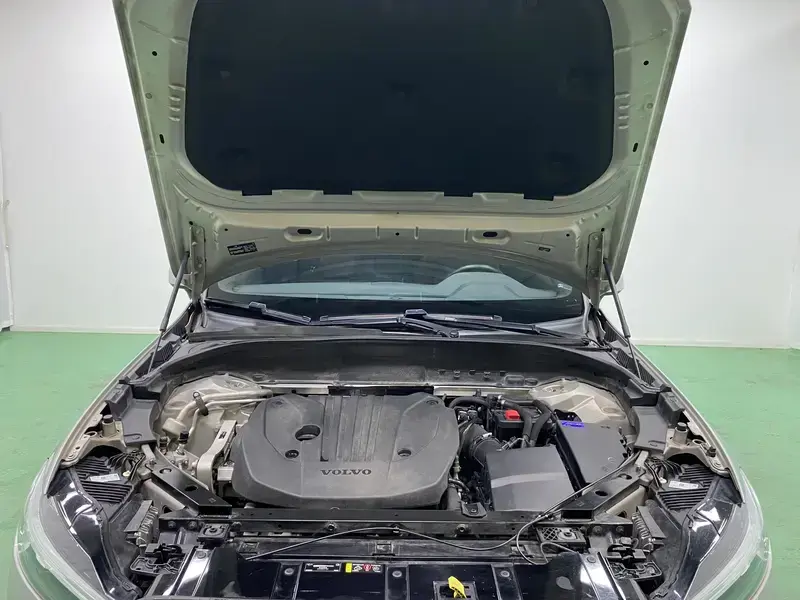 2022 Volvo XC60 с пробегом 136 400 км