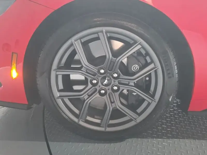 2025 Ford Mustang с пробегом 6 075 км